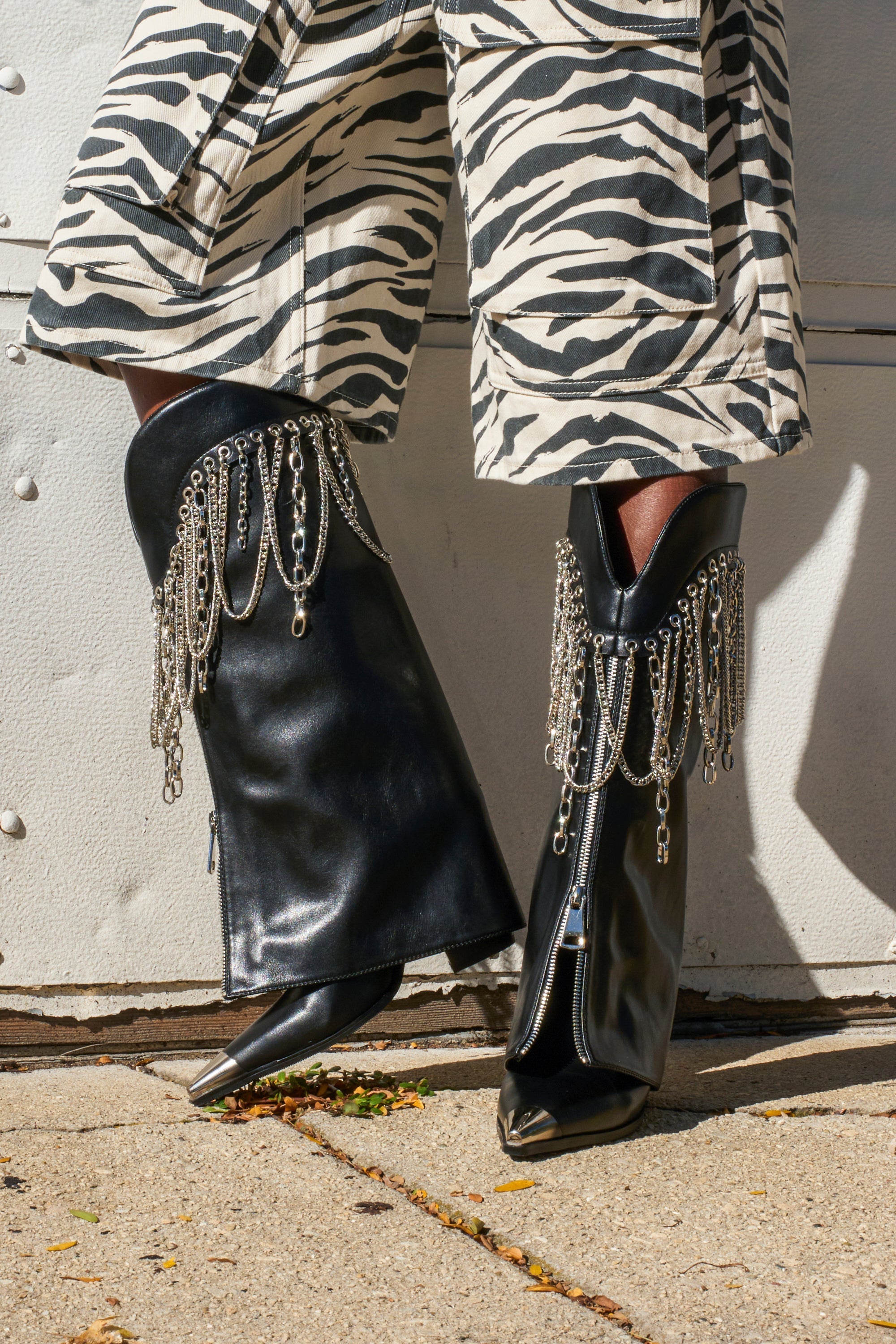 AZALEA WANG SINISTER BLACK WESTERN CHUNKY BOOT